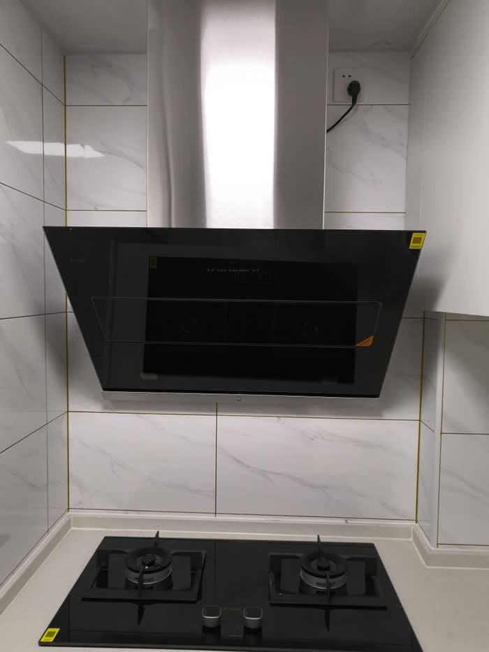 側(cè)吸式油煙機安裝過低會影響操作