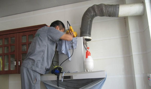 油煙機半年進行一次深度清洗